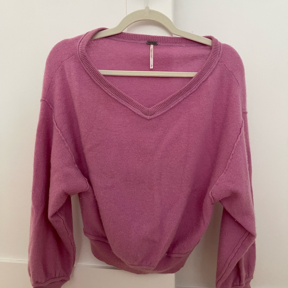 Free People 100% cashmere pink sweater